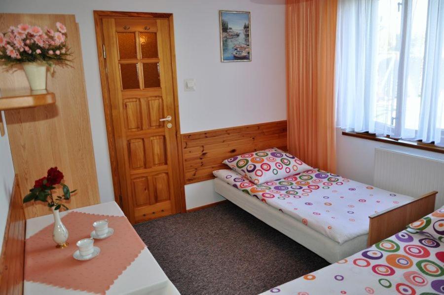 Jantar Hotel Ostrowo  Buitenkant foto