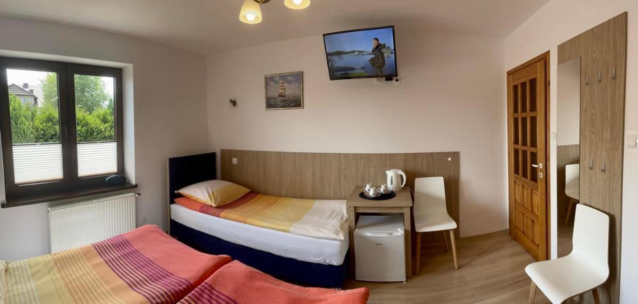 Jantar Hotel Ostrowo  Buitenkant foto