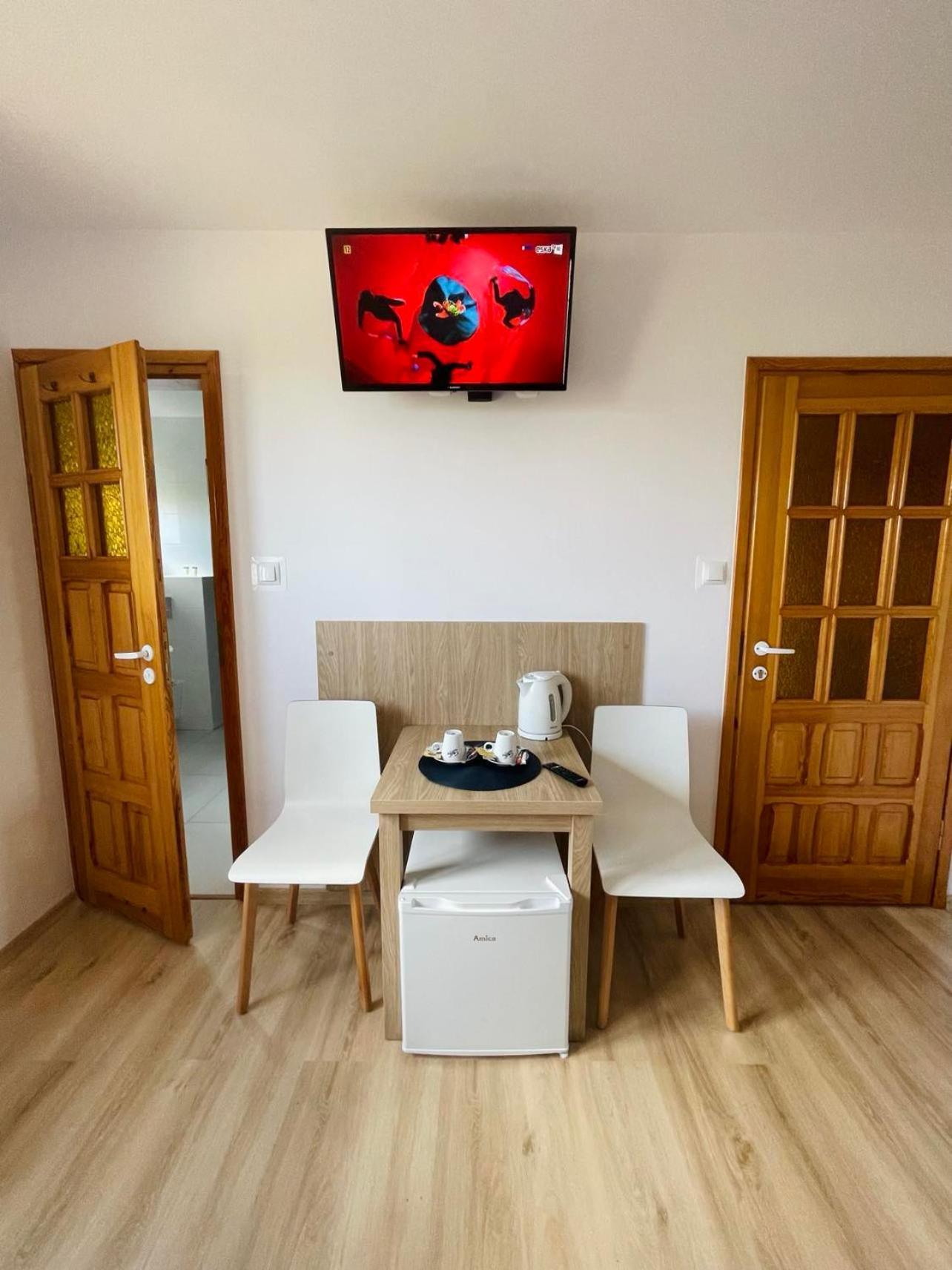 Jantar Hotel Ostrowo  Buitenkant foto